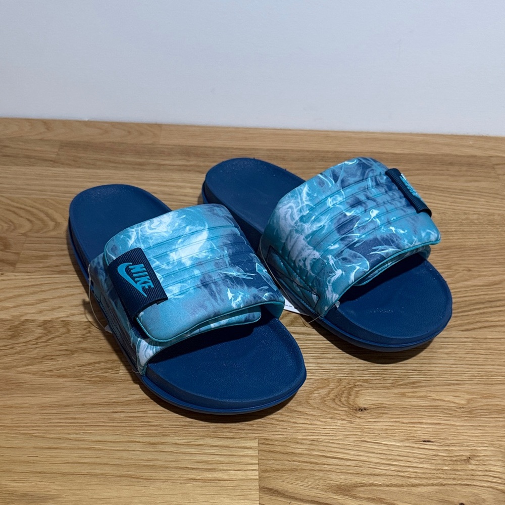 Men’s Nike Offcourt size 9 Teal and Navy Marble Strap Slide Sandals